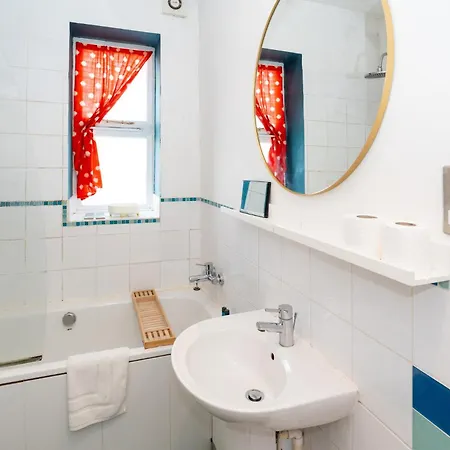 Apartment 1bdr 1ba Flat On Vibrant Gloucester Road *