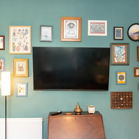1bdr 1ba Flat On Vibrant Gloucester Road Apartment