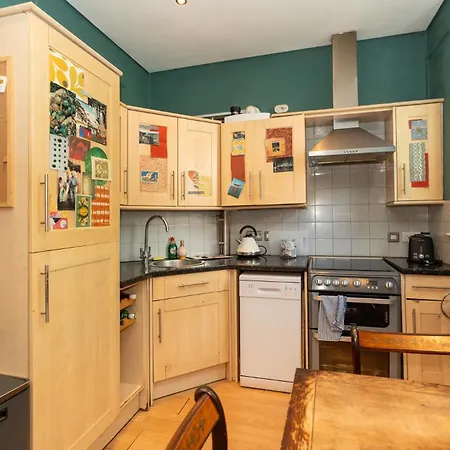 Apartment 1bdr 1ba Flat On Vibrant Gloucester Road Bristol