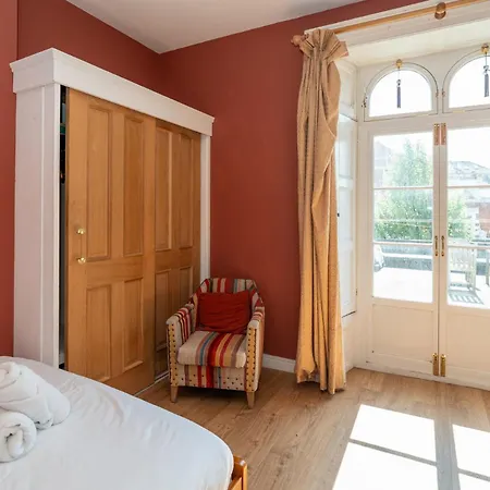 1bdr 1ba Flat On Vibrant Gloucester Road