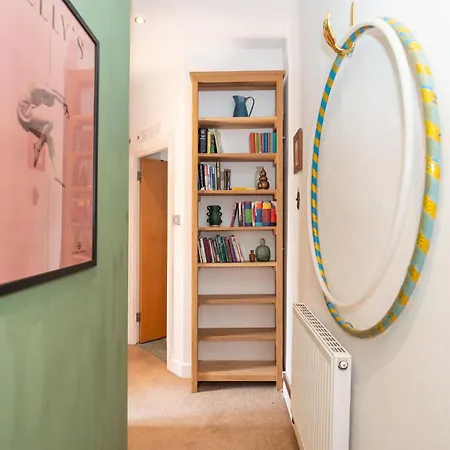 1bdr 1ba Flat On Vibrant Gloucester Road Apartment *