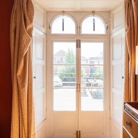 1bdr 1ba Flat On Vibrant Gloucester Road Apartment