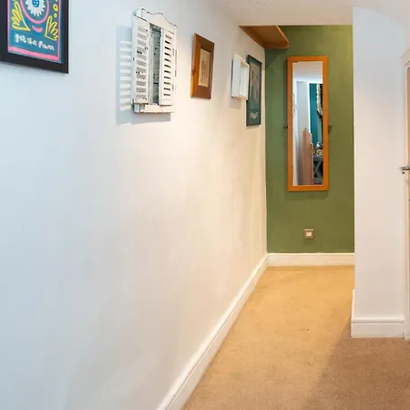 1bdr 1ba Flat On Vibrant Gloucester Road Apartment Bristol