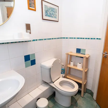 Apartment 1bdr 1ba Flat On Vibrant Gloucester Road Bristol