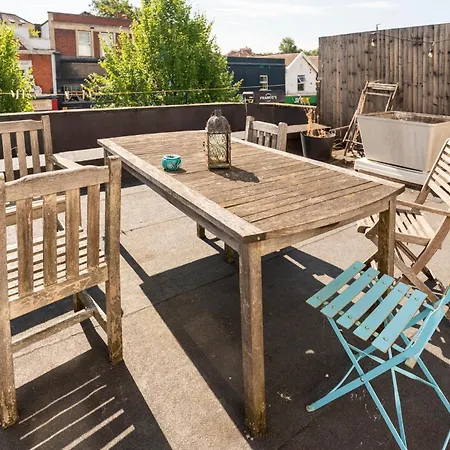 1bdr 1ba Flat On Vibrant Gloucester Road *