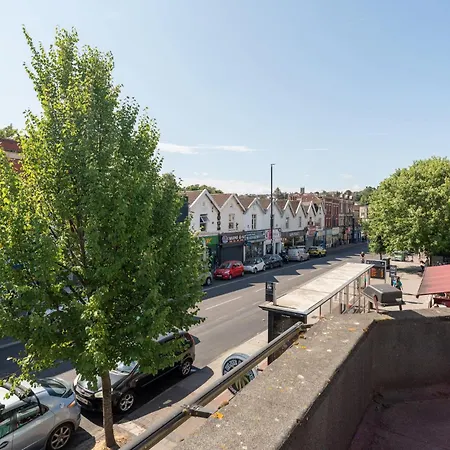 1bdr 1ba Flat On Vibrant Gloucester Road Apartment